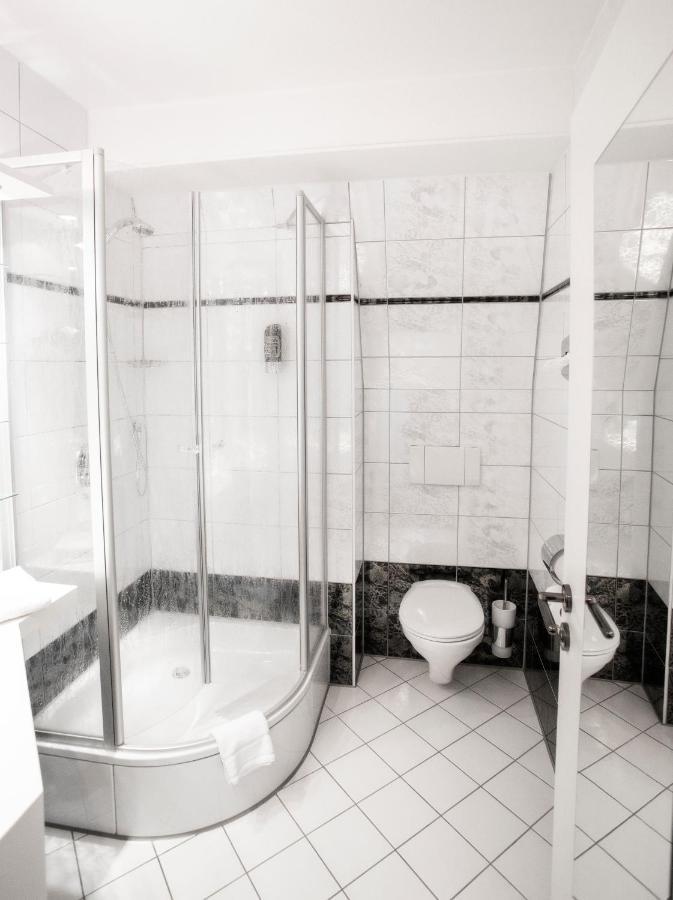 Hotel Zur Post Brilon Bagian luar foto